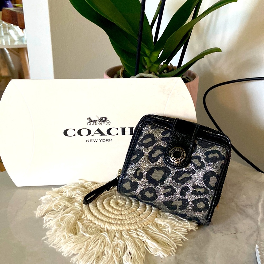 Gorgeous leather Coach wallet